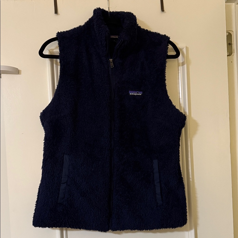 Patagonia Women's Navy Blue Fuzzy Zip-Up Vest